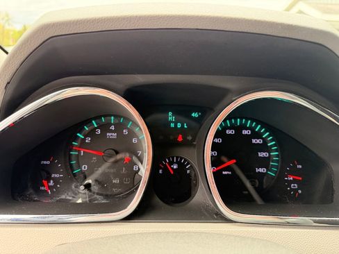Used 2011 Chevrolet Traverse LS FWD image 20
