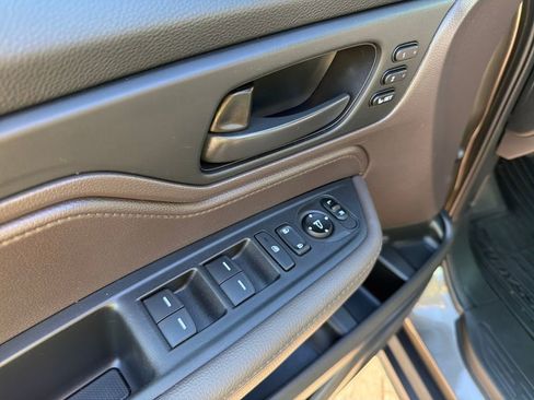 Used 2018 Honda Odyssey EX-L image 9