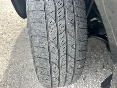 Used 2018 Nissan Versa SV image 15