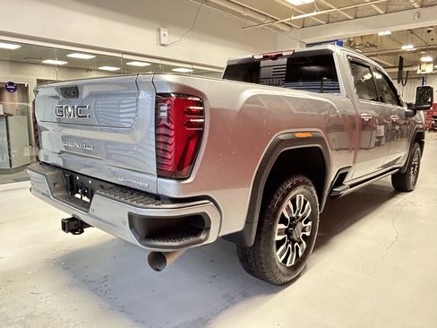 Used 2025 GMC Sierra 2500 Denali Ultimate AWD/4WD image 11