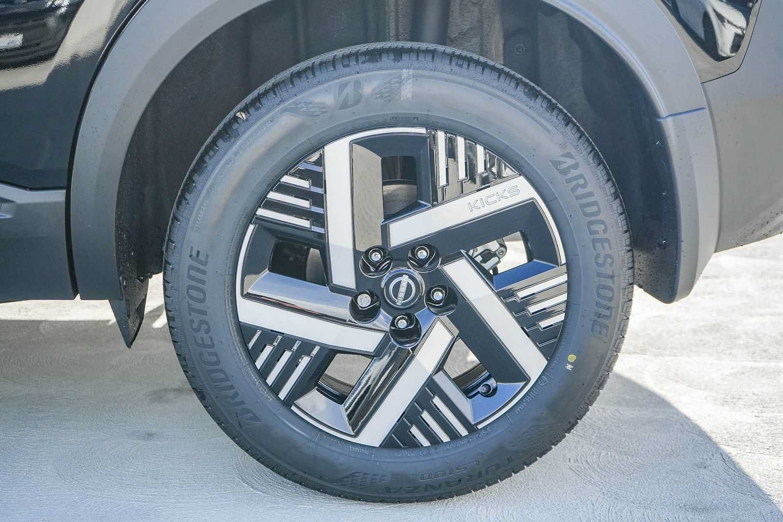 New 2027 Nissan Kicks SV FWD image 9