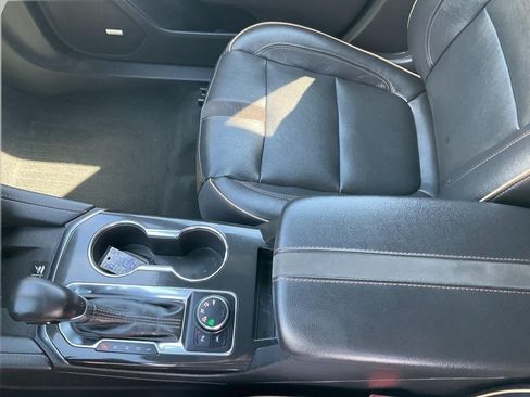 Used 2019 Chevrolet Blazer Premier w/ Sun and Wheels Package AWD/4WD image 15