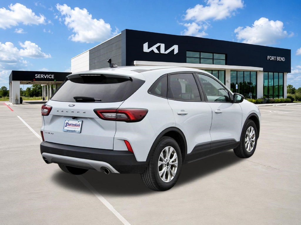 Used 2025 Ford Escape Active FWD image 5