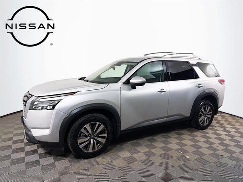 Used 2025 Nissan Pathfinder SL AWD/4WD image 1