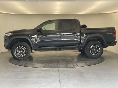 Used 2023 Chevrolet Colorado ZR2 w/ ZR2 Convenience Package III AWD/4WD image 2