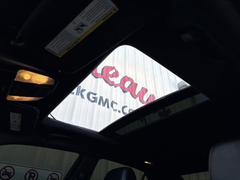 Used 2021 Chrysler 300 S image 23