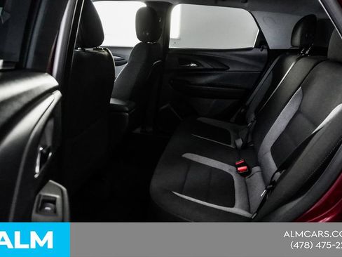 Used 2025 Chevrolet TrailBlazer LT AWD/4WD image 16
