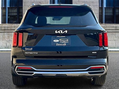 Used 2023 Kia Sorento SX image 4