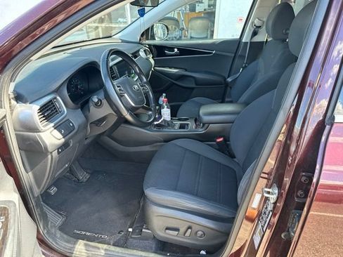 Used 2020 Kia Sorento LX w/ LX I4 Convenience Package AWD/4WD image 4
