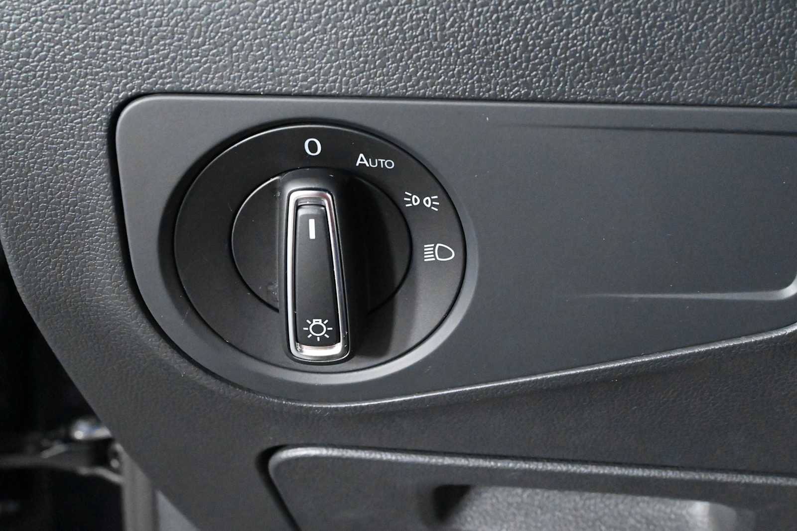 Certified 2023 Volkswagen Tiguan SE R-Line FWD image 20