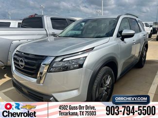 Used 2025 Nissan Pathfinder SV FWD video 1