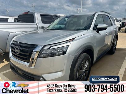 Used 2025 Nissan Pathfinder SV