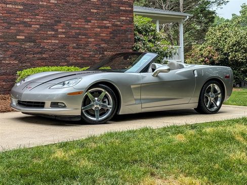 Used 2006 Chevrolet Corvette Convertible w/ Preferred Equipment Group RWD image 11