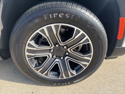 Used 2024 Jeep Wagoneer L Series II image 4