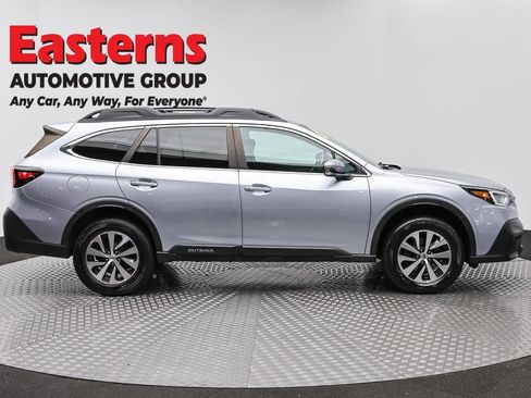 Used 2022 Subaru Outback Premium AWD/4WD image 4