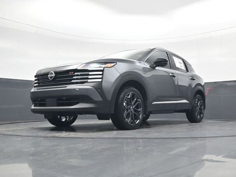 New 2026 Nissan Kicks SR w/ SR Premium Package AWD/4WD image 1