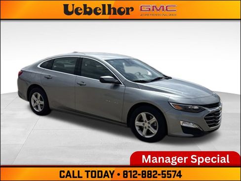 Used 2024 Chevrolet Malibu LT FWD image 2
