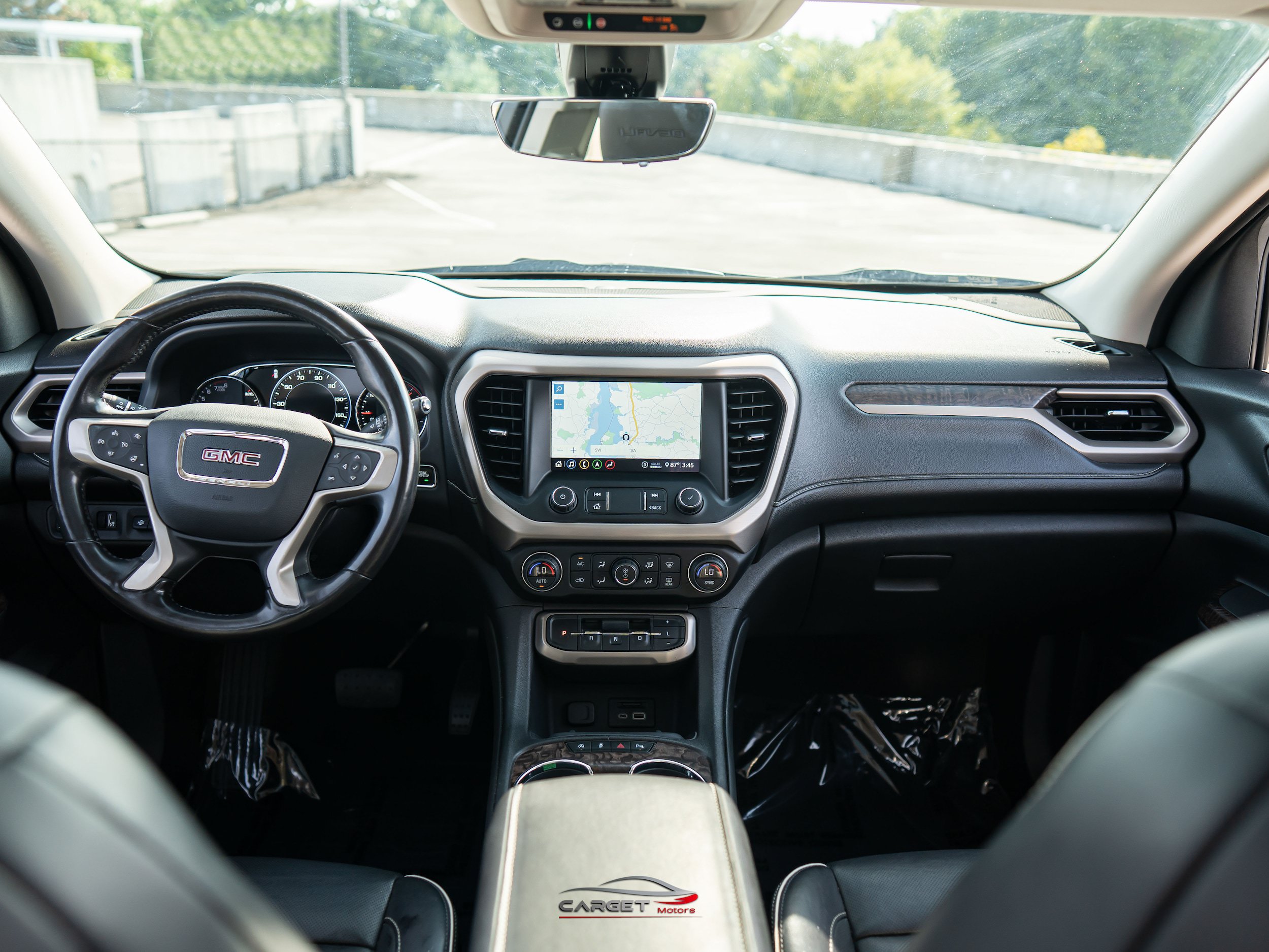 Used 2020 GMC Acadia Denali w/ Technology Package FWD image 14