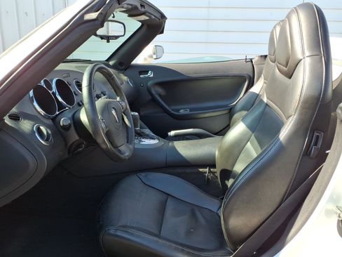 Used 2008 Pontiac Solstice Convertible w/ Premium Package RWD image 6