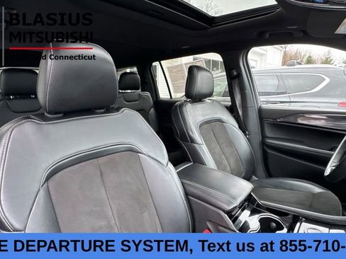 Used 2021 Jeep Grand Cherokee L Laredo image 14