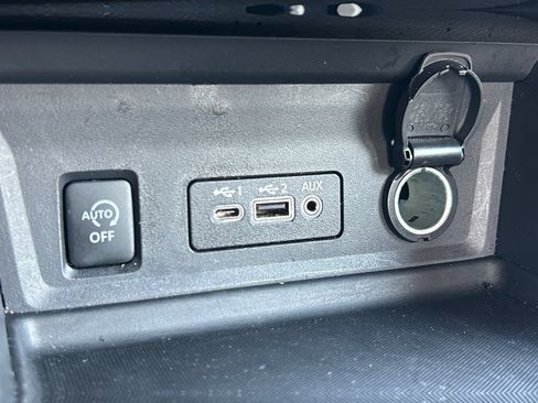 Used 2025 Nissan Sentra SV FWD image 24