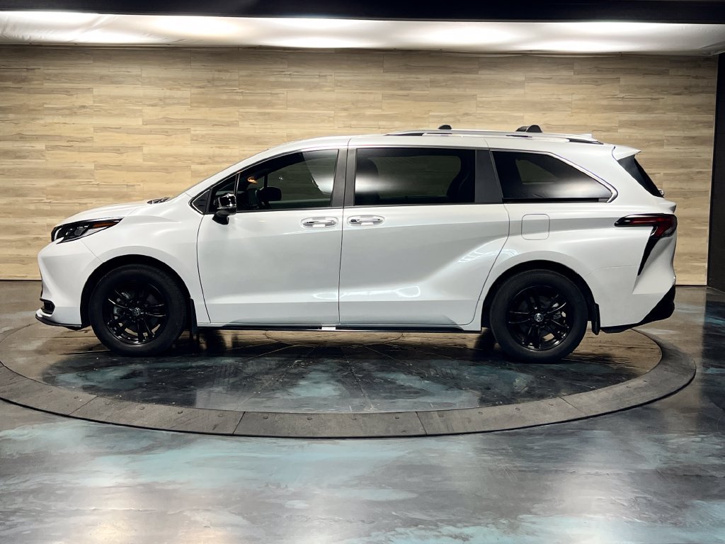 Used 2024 Toyota Sienna Limited AWD/4WD image 26