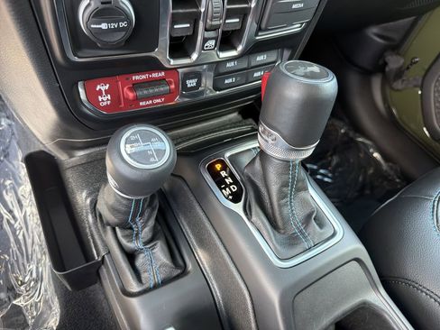 Used 2023 Jeep Wrangler Unlimited Rubicon 4xe w/ Cold Weather Group AWD/4WD image 28