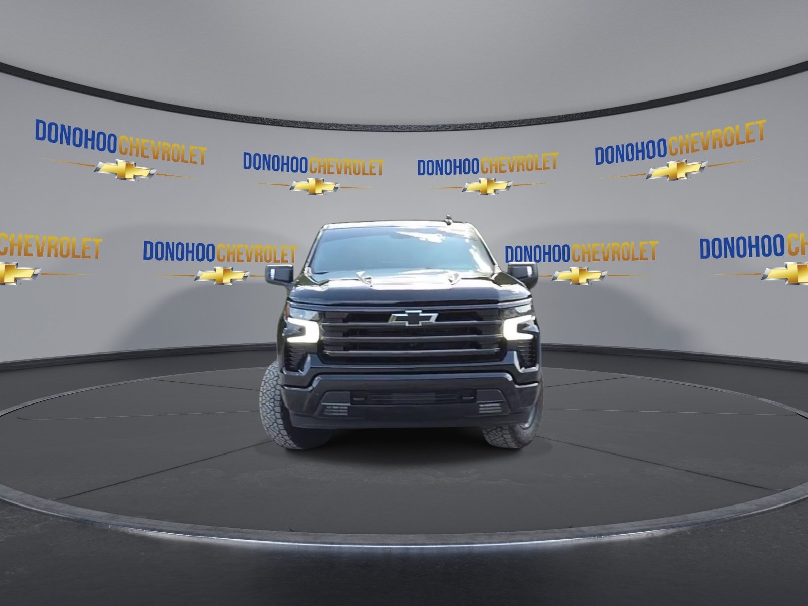 Used 2025 Chevrolet Silverado 1500 High Country w/ Midnight Edition AWD/4WD image 5