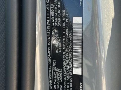 New 2025 Volvo XC90 B6 Core w/ Climate Package image 31