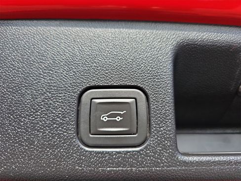 Used 2024 Chevrolet Equinox EV LT image 13