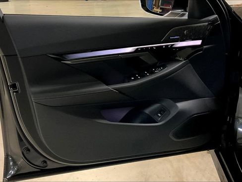 New 2025 BMW i5 eDrive40i w/ Premium Package image 10