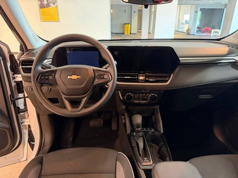Used 2025 Chevrolet TrailBlazer LT FWD image 33