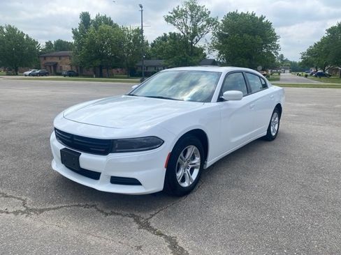 Used 2022 Dodge Charger SXT w/ Leather Interior Group image 2