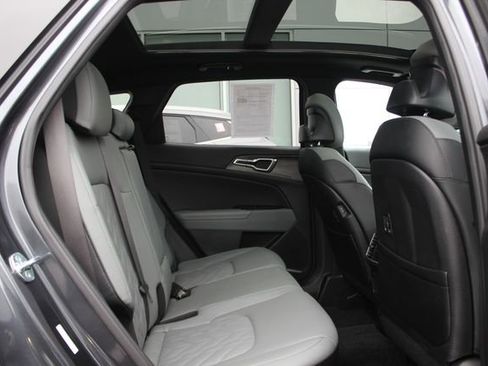 Used 2023 Kia Sportage X-Line w/ X-Line Premium Package image 32