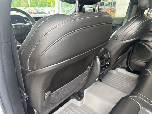 Used 2024 Jeep Grand Cherokee Altitude AWD/4WD image 18