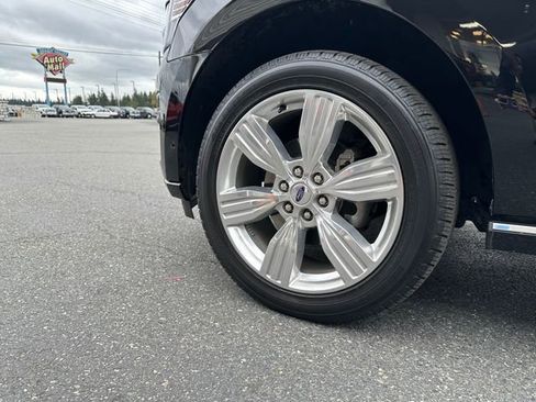 Used 2024 Ford Expedition Platinum image 28