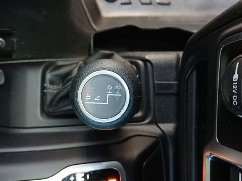 Used 2025 Jeep Gladiator Sport image 57