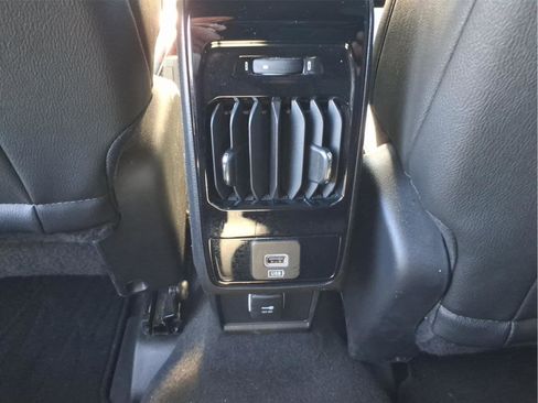 Used 2025 Jeep Compass Limited AWD/4WD image 13