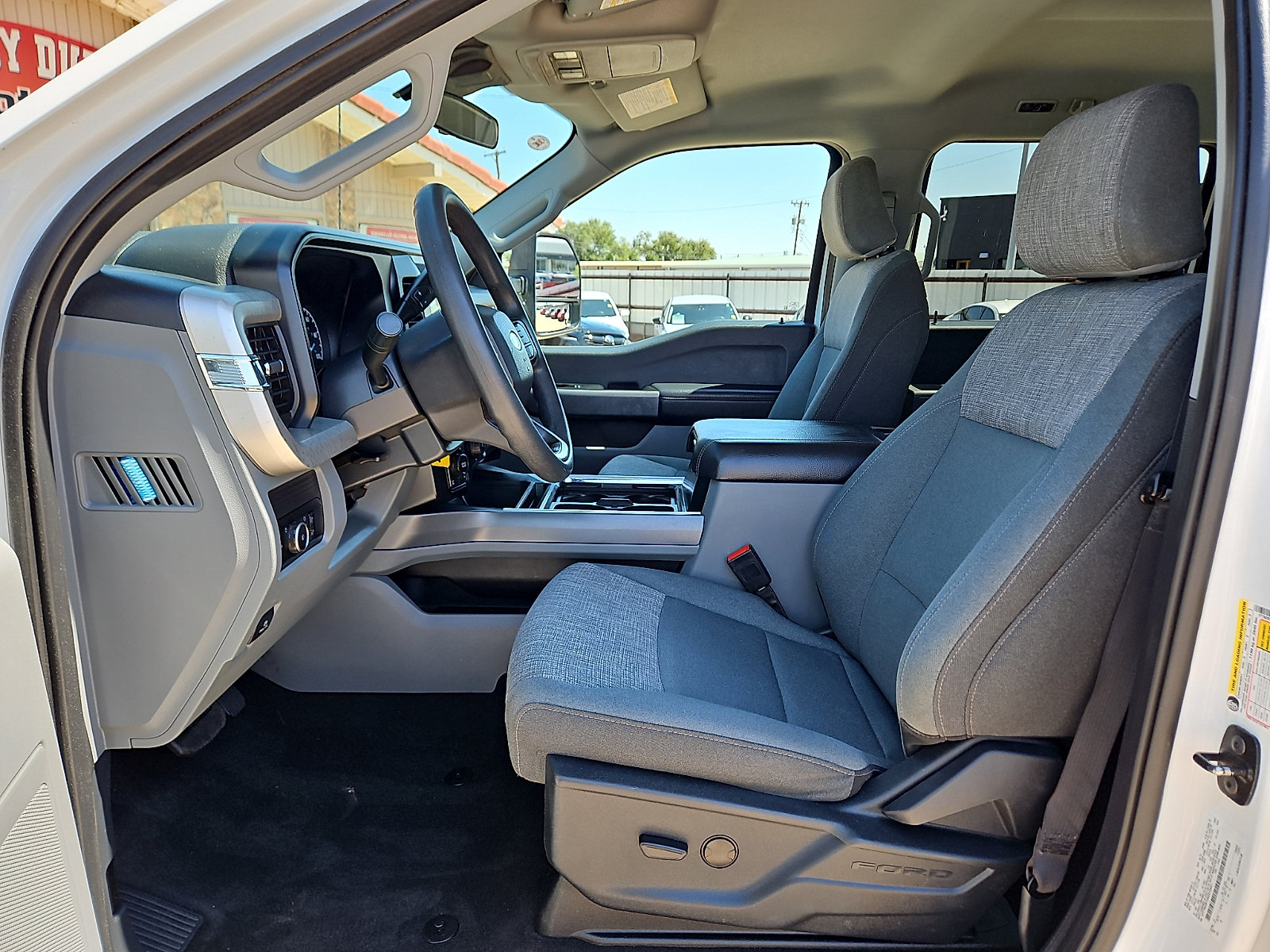 Used 2025 Ford F250 XLT w/ FX4 Off-Road Package AWD/4WD image 11