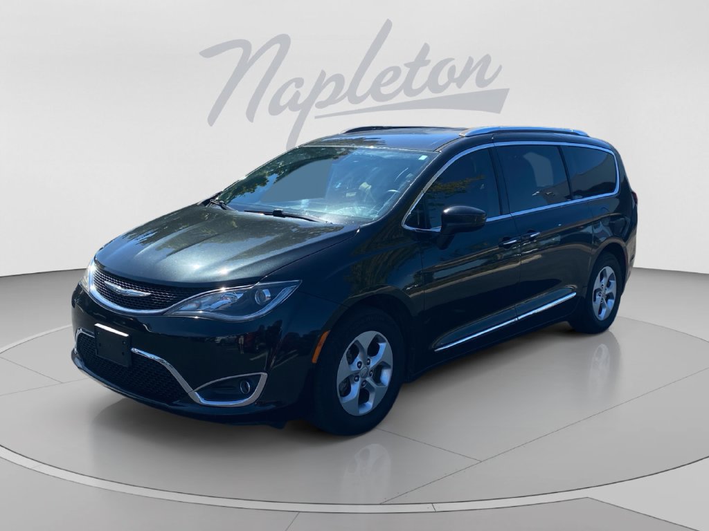 Used 2017 Chrysler Pacifica Touring-L Plus FWD image 1