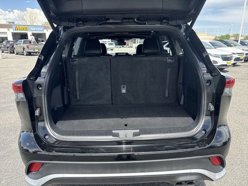 Used 2025 Toyota Highlander XSE AWD/4WD image 24