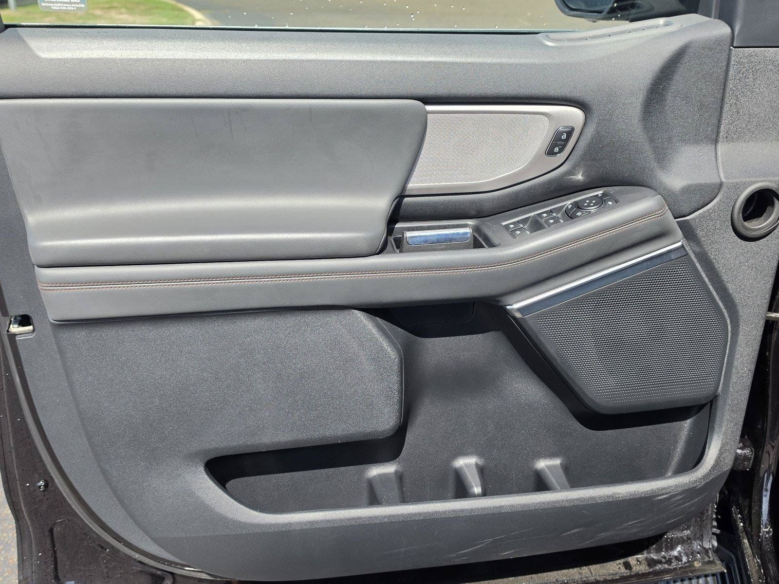 Used 2025 Ford Expedition Max Active AWD/4WD image 16