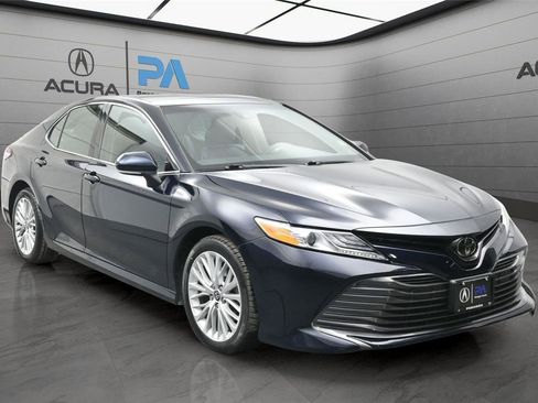 Used 2020 Toyota Camry XLE image 26