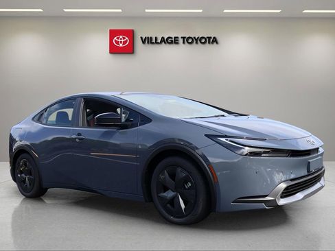 New 2026 Toyota Prius Plug-In Hybrid FWD image 7