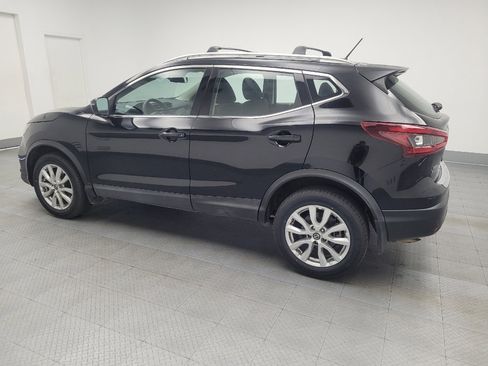 Used 2020 Nissan Rogue Sport SV image 2