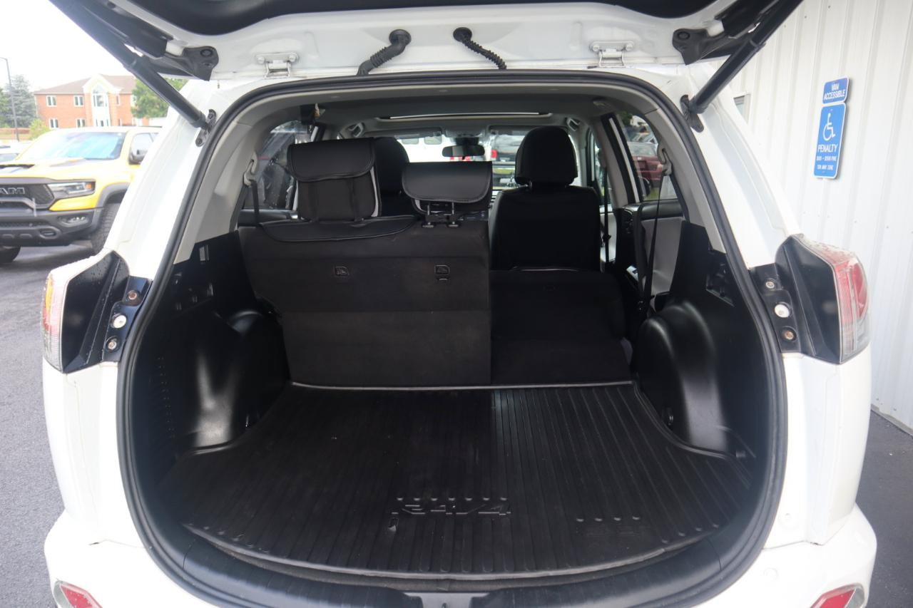 Used 2017 Toyota RAV4 XLE AWD/4WD image 41