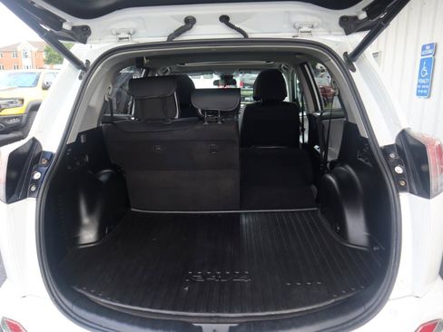 Used 2017 Toyota RAV4 XLE AWD/4WD image 41