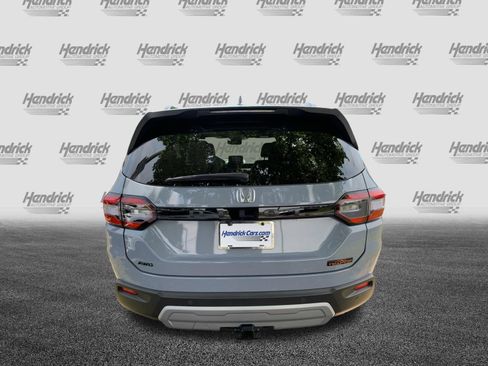 Used 2025 Honda Pilot TrailSport image 9