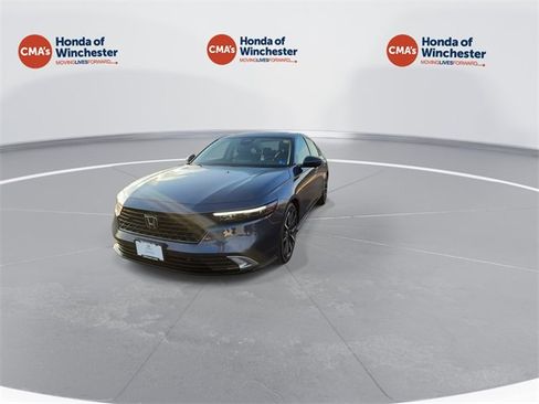 Used 2025 Honda Accord Touring image 4