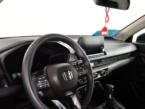 Used 2025 Honda CR-V EX image 10